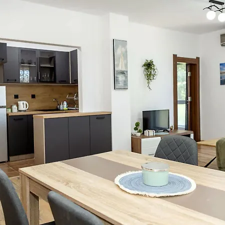 Апартамент Modern & Spacious Near Kabakum By Flat Manаger Варна
