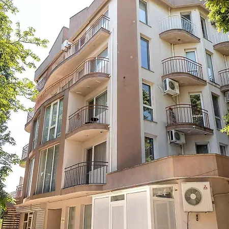 Modern & Spacious Near Kabakum By Flat Manаger * Варна